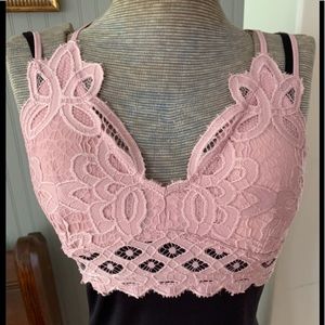 Soft mauve/pink bralette. Sz M. Double straps cross in back. Adjustable